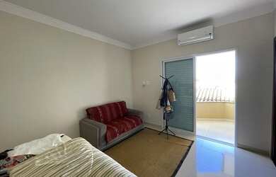 Imagem 7: Casa no condomínio Village Damha I com 280 metros quadrados