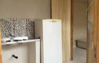 Imagem: A casa em condomínio possui 1 Dormitório, 1 Banheiro e está