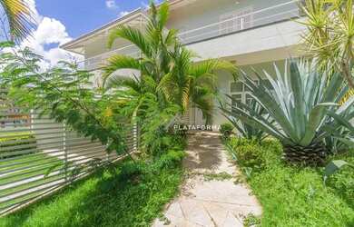 Imagem: A casa em condomínio possui 5 Dormitórios, 5 Banheiros, 5