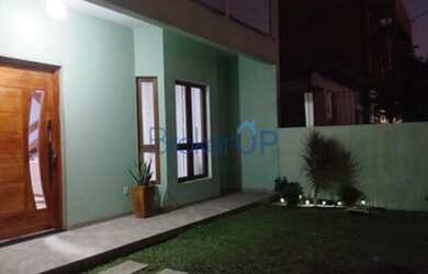 Imagem: A casa possui 4 Dormitórios, 2 Banheiros, 200m² de Área e