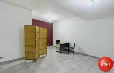 Imagem: O depósito possui 1 Vaga na garagem, 59m² de Área e está