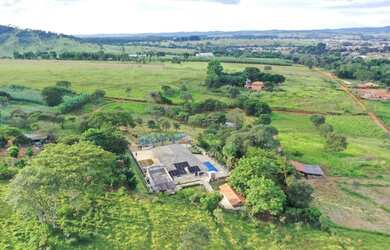 Imagem: A fazenda possui 360m² de Área e está localizado em Vila