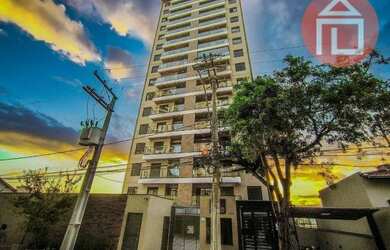 Imagem: O apartamento possui 2 Dormitórios, 1 Banheiro, 2 Vagas na