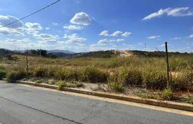 Imagem: O terreno possui 360m² de Área e está localizado em Guarujá