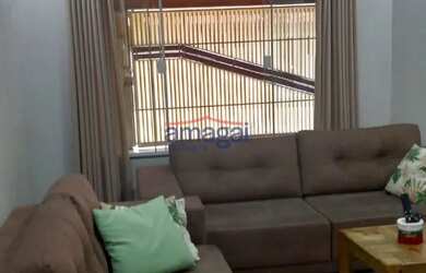 Imagem: A casa possui 2 Dormitórios, 2 Banheiros, 2 Vagas na garagem