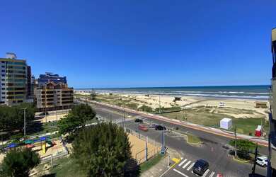 Imagem: O apartamento possui 4 Dormitórios, 3 Banheiros, 2 Vagas na