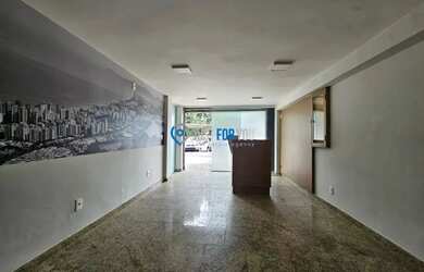 Imagem: O depósito possui 1 Vaga na garagem e 350m² de Área e está