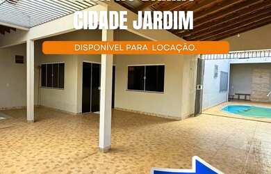 Imagem: A casa possui 3 Dormitórios, 1 Banheiro, 3 Vagas na garagem