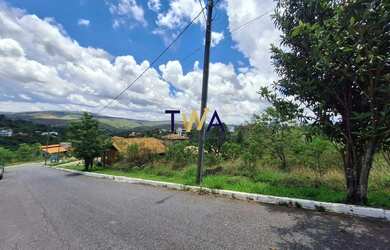 Imagem: O terreno possui 810m² de Área e está localizado em Villa