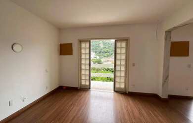 Imagem 4: JO646A - Excelente casa com 3 quartos (reversível para 4) com 244 m² em São Francisco - Ni