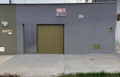 Imagem: A casa possui 2 Dormitórios, 1 Banheiro, 3 Vagas na garagem