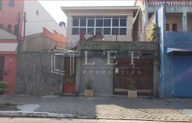 Imagem: O depósito possui 2 Vagas na garagem, 400m² de Área e está