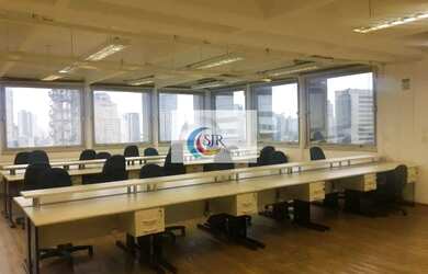 Imagem: O depósito possui 5 Vagas na garagem, 415m² de Área e está