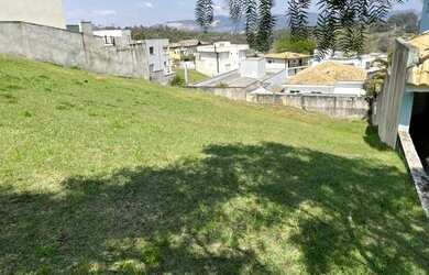 Imagem: O terreno à venda possui e está localizado em Alphaville