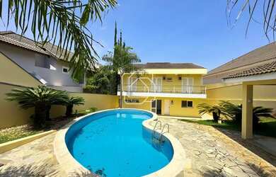 Imagem: A casa em condomínio possui 3 Dormitórios, 5 Banheiros, 2