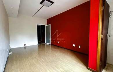 Imagem: O depósito possui 30m² de Área e está localizado em Santo