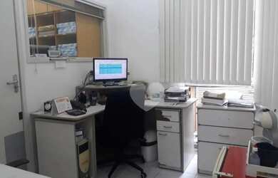 Imagem: O depósito possui 1 Vaga na garagem e 53m² de Área e está