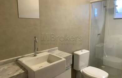 Imagem: A casa possui 1 Dormitório, 1 Banheiro, 1 Vaga na garagem e