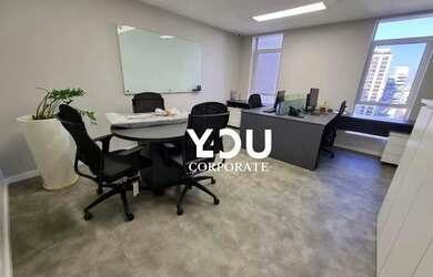 Imagem: O depósito possui 2 Vagas na garagem, 250m² de Área e Imóvel