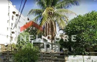 Imagem: A casa possui 5 Dormitórios, 3 Banheiros, 5 Vagas na garagem