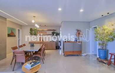 Imagem: O apartamento possui 4 Dormitórios, 4 Banheiros, 3 Vagas na