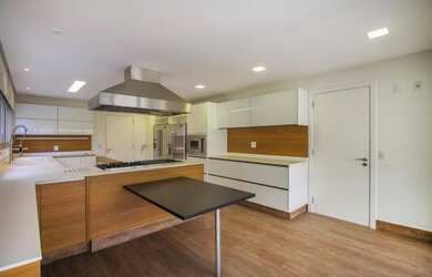 Imagem 14: Panamby, Alto padrão. Piscina, Churrasqueira, Ar-condicionadoeLareira