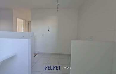 Imagem: O apartamento possui 2 Dormitórios, 1 Banheiro, 1 Vaga na garagem