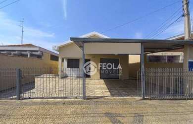 Imagem: A casa possui 2 Dormitórios, 1 Banheiro, 3 Vagas na garagem