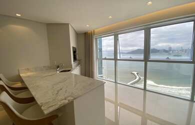 Imagem: O apartamento possui 3 Dormitórios, 4 Banheiros, 3 Vagas na