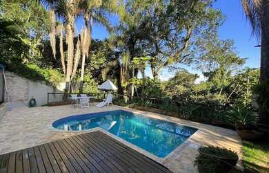 Imagem: A casa em condomínio possui 4 Dormitórios, 4 Banheiros, 3