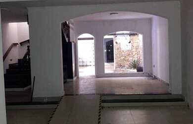 Imagem: O depósito possui 3 Vagas na garagem e 257m² de Área e está