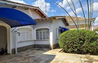 Imagem: A casa para alugar possui 3 Dormitórios, 4 Banheiros e 466m²