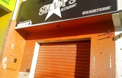 Imagem: A casa possui 4 Dormitórios, 1 Banheiro, 1 Vaga na garagem