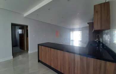 Imagem: A casa em condomínio para alugar possui 3 Dormitórios, 2 Banheiros