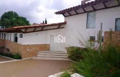 Imagem: A casa em condomínio possui 4 Dormitórios, 5 Banheiros, 4