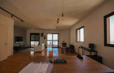 Imagem: O apartamento possui 3 Dormitórios, 5 Banheiros, 4 Vagas na