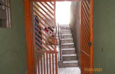 Imagem: A casa possui 2 Dormitórios, 1 Banheiro, 1 Vaga na garagem