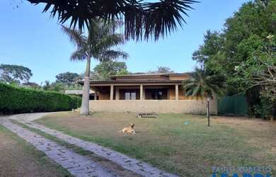 Imagem: A casa em condomínio possui 5 Dormitórios, 2 Banheiros, 2