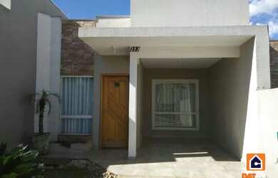 Imagem: A casa possui 2 Dormitórios, 2 Banheiros, 1 Vaga na garagem