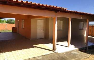 Imagem: A casa possui 3 Dormitórios, 1 Banheiro, 5 Vagas na garagem