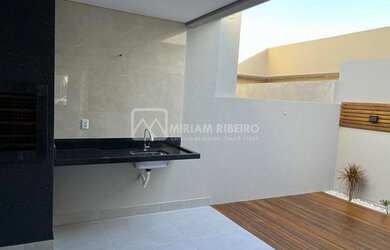 Imagem: A casa em condomínio possui 3 Dormitórios, 2 Banheiros, 2