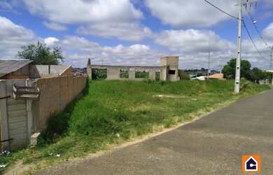 Imagem: O terreno possui 400m² de Área e está localizado em Neves