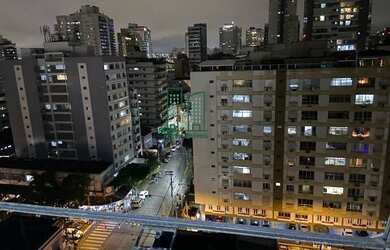 Imagem: O apartamento possui 1 Dormitório, 1 Banheiro, 1 Vaga na garagem