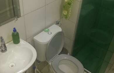 Imagem: O apartamento possui 2 Dormitórios, 1 Banheiro, 1 Vaga na garagem