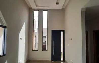 Imagem: A casa possui 2 Dormitórios, 2 Banheiros, 2 Vagas na garagem