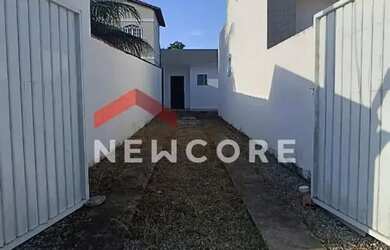 Imagem: A casa possui 2 Dormitórios, 2 Banheiros, 1 Vaga na garagem