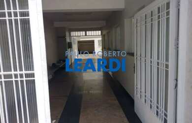 Imagem: O depósito possui 3 Vagas na garagem, 264m² de Área e está