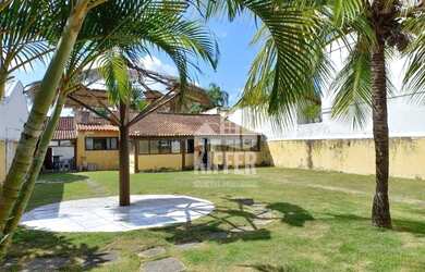 Imagem: A casa possui 4 Dormitórios, 3 Banheiros, 3 Vagas na garagem