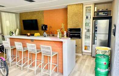 Imagem 3: Oportunidade á venda Casa de alto padrão totalmente reformada 4 suítes...