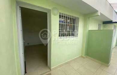 Imagem: A casa possui 3 Dormitórios, 3 Banheiros, 1 Vaga na garagem